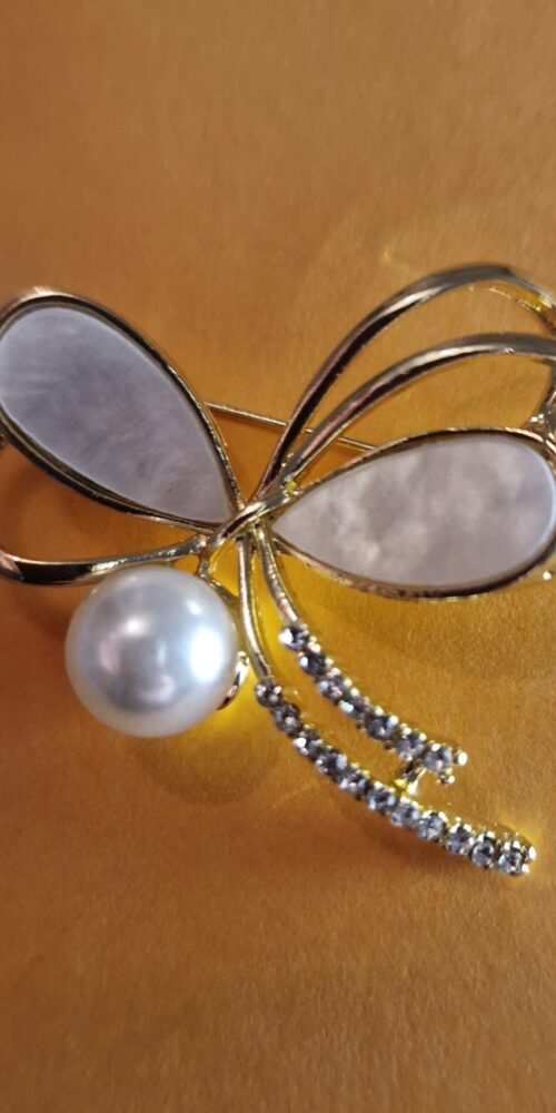 bow style brooch