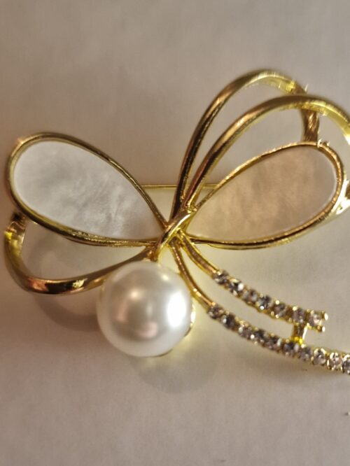 bow style brooch