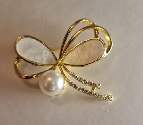 bow style brooch